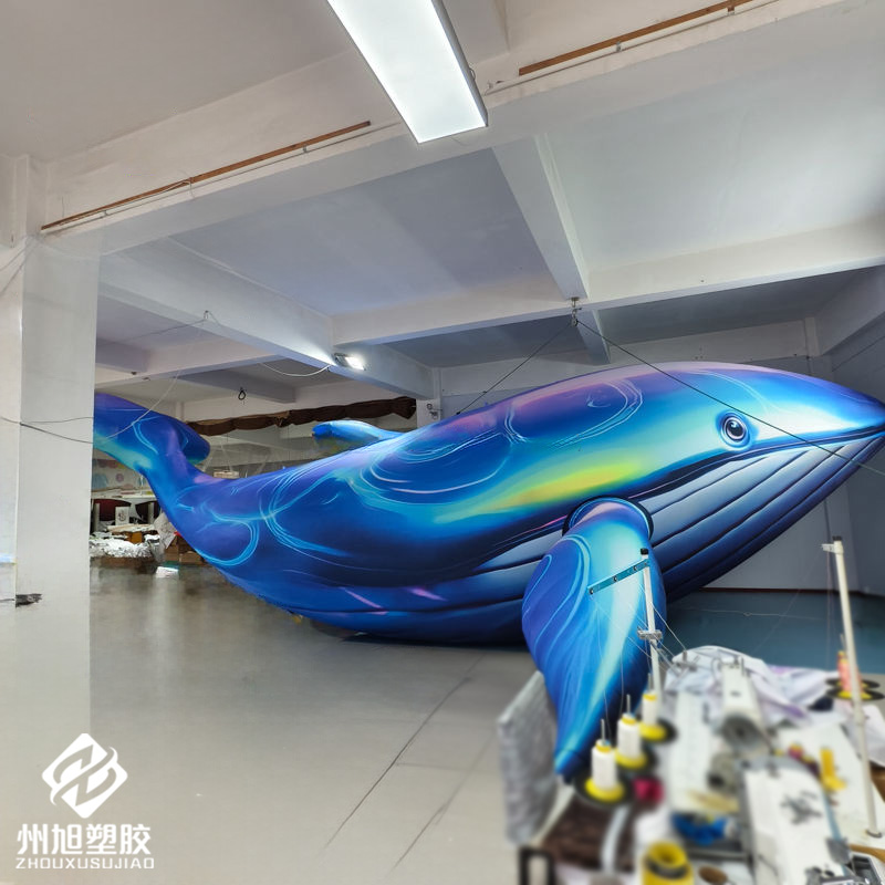 膨張式の青いクジラ、水槽イベントの装飾品として使用され、送風 - Marine Life Aquariums のレビューと価格